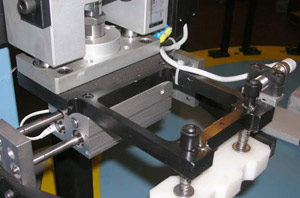 Mechanical and hydraulic maintenance of industrial cartoning machines
