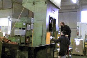 Specialized personnel for the assistance and maintenance of industrial plants