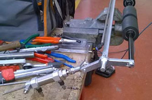Assembly and maintenance workshop for automatic machines for the mechanical industry
