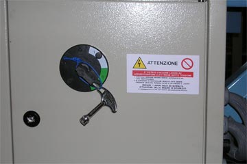 Service for bringing industrial machinery and plants up to standard Standardization of industrial and automatic systems and machinery in compliance with the Workplace Safety Regulations